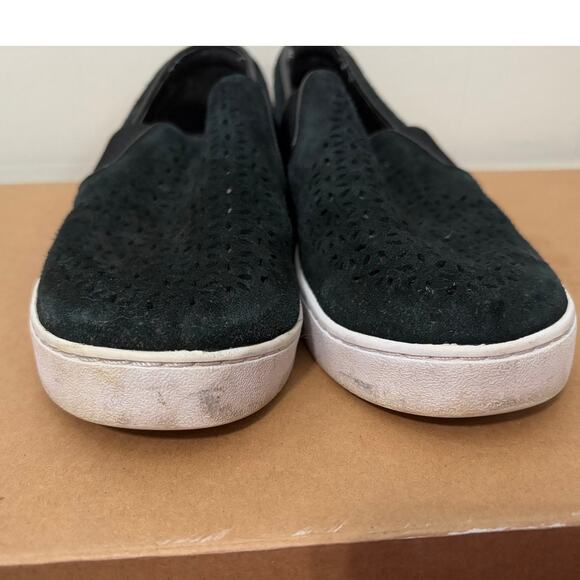 Vionic Perforated Black Leather Slip On Sneakers Size 9 - Picture 7 of 7